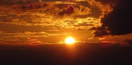 Sonnenuntergang_Wolken_flach.jpg